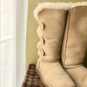 Tall Warm Vanilla Cream Uggs ⛄️⛄️